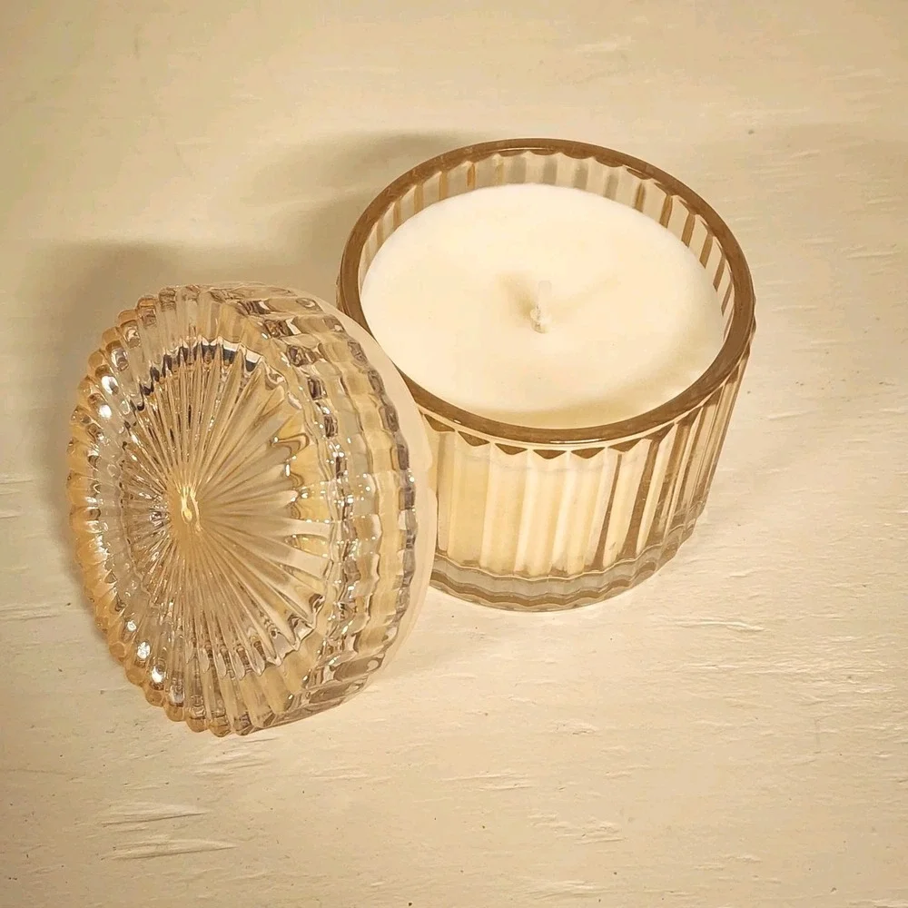 Leoben Luxury Candle Long Burn Vegan Soy In Jasmine Santal